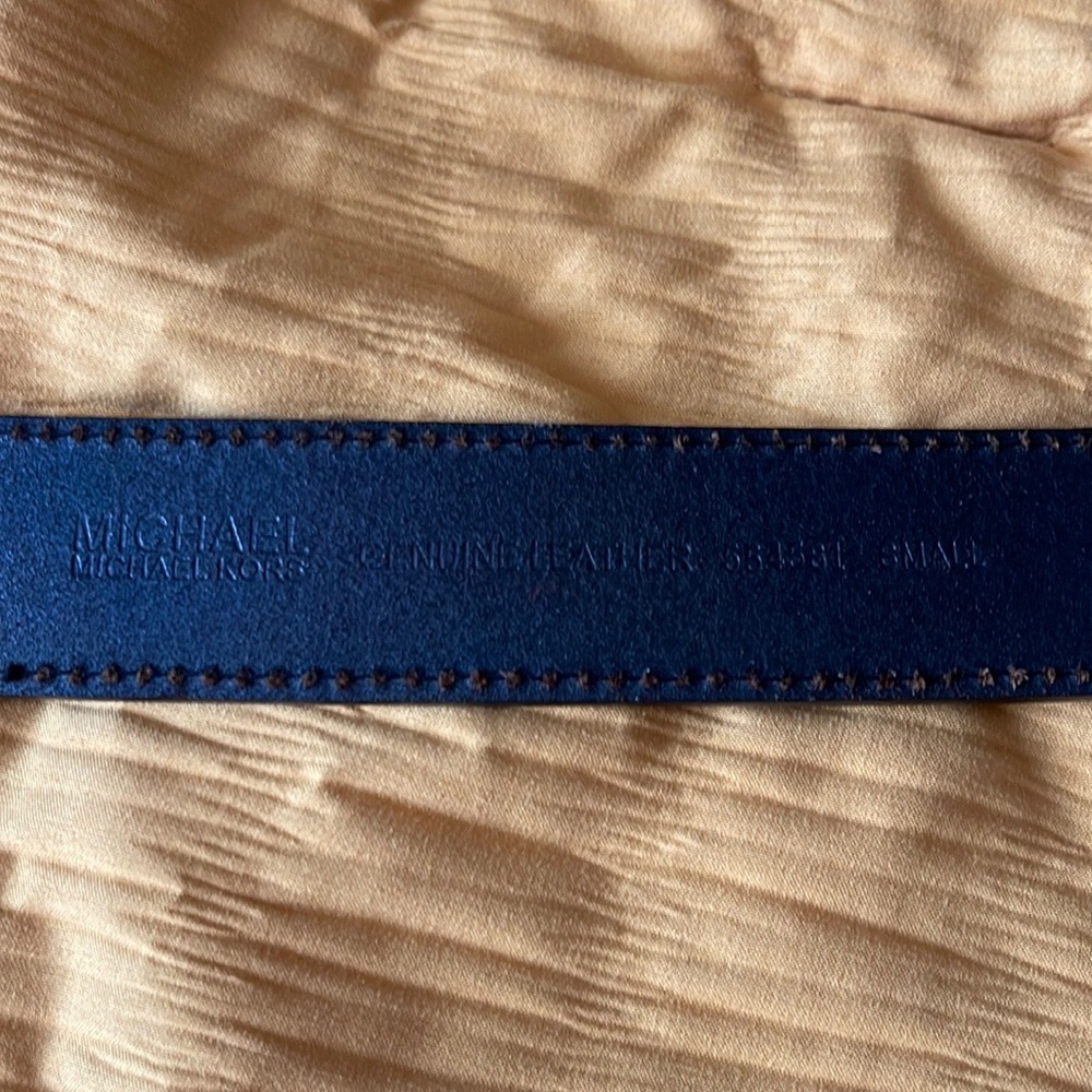 Micheal Kors Black Leather Belt - Picture 9 of 11